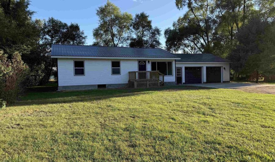 3927 W Tyler Rd, Alma, MI 48801 - 3 Beds, 2 Bath