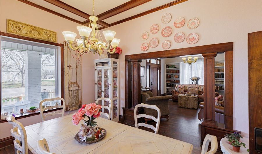 403 W Franklin St, Alvord, TX 76225 - 4 Beds, 3 Bath