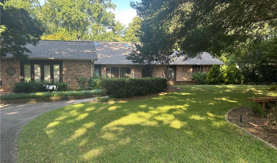 905 Meadow Ln, Anderson, SC 29621 - 3 Beds, 3 Bath
