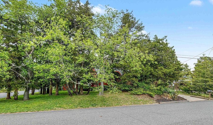 31 Ventnor Ave, Beesleys Point, NJ 08223 - 3 Beds, 2 Bath
