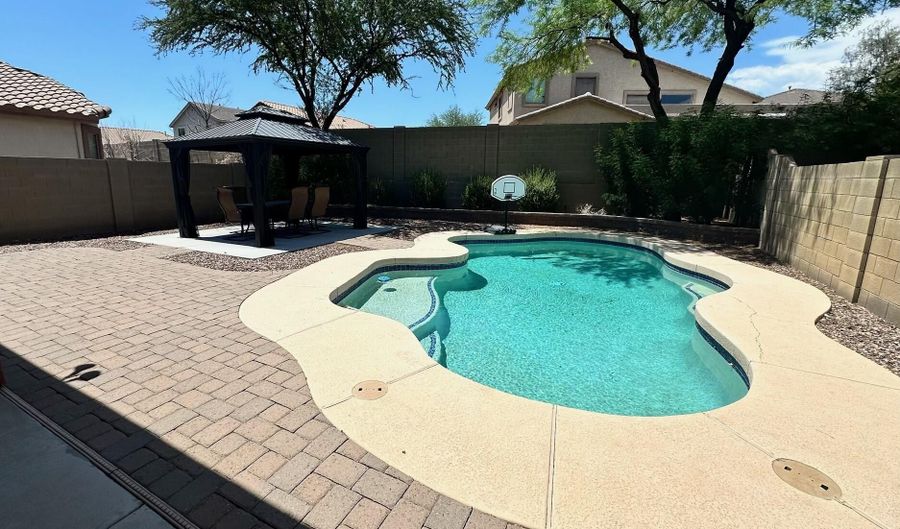 4512 W STONEMAN Dr, Anthem, AZ 85086 - 5 Beds, 3 Bath