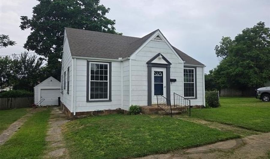 1329 S Armstrong Ave, Bartlesville, OK 74003 - 3 Beds, 1 Bath