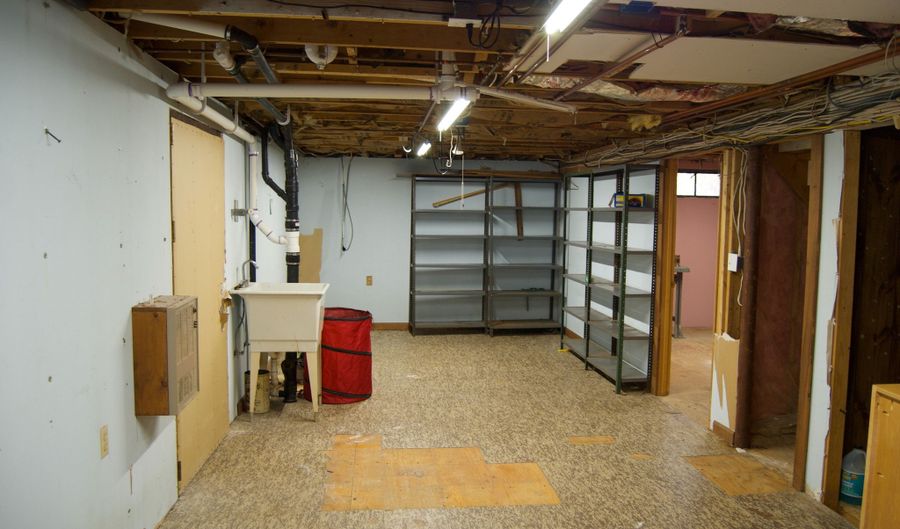 334 W Washington St, Bristol, CT 06010 - 3 Beds, 2 Bath