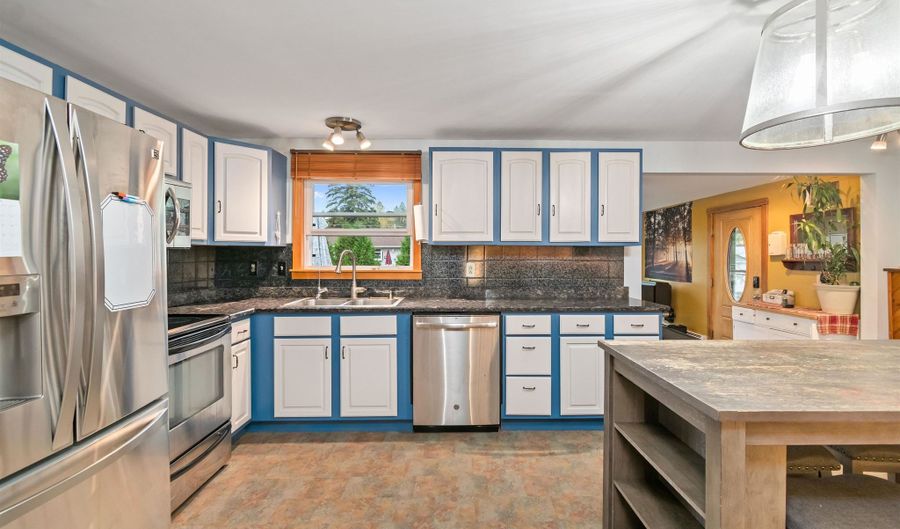 18 Phil St, Barre, VT 05649 - 5 Beds, 2 Bath