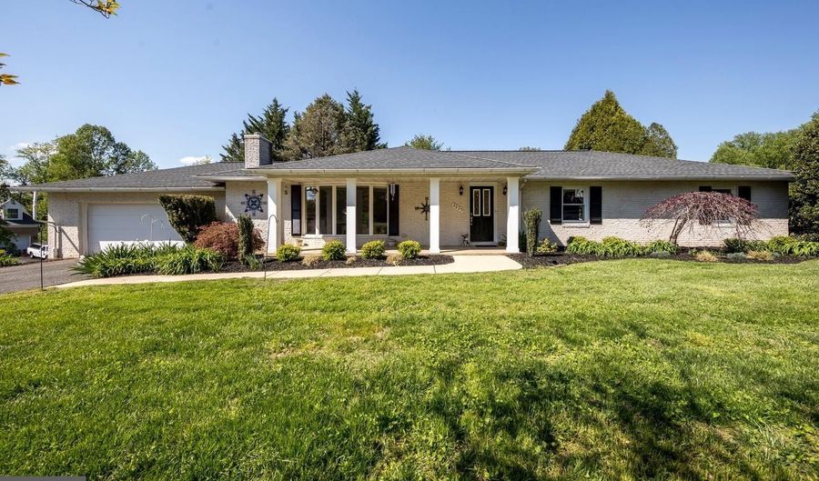 2823 ORCHARD LAKES Dr, Baldwin, MD 21013 - 4 Beds, 3 Bath