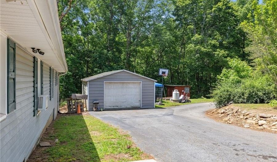 1780 Wynn Lake Rd, Alto, GA 30510 - 3 Beds, 2 Bath
