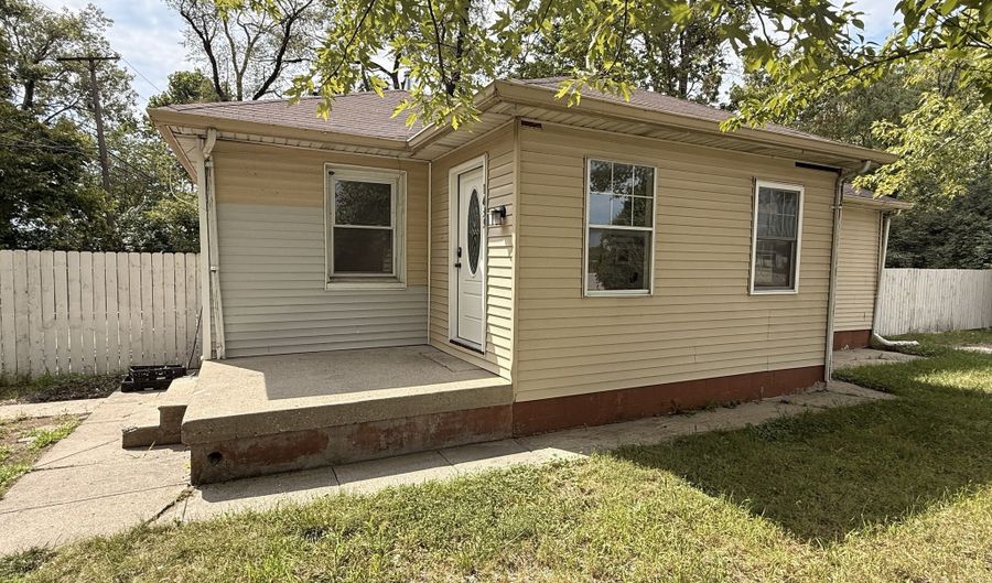1439 W Hanna Ave, Indianapolis, IN 46217 - 3 Beds, 2 Bath