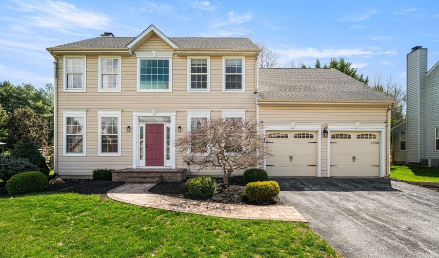 42 EMERALD RIDGE Dr, Bear, DE 19701 - 4 Beds, 4 Bath