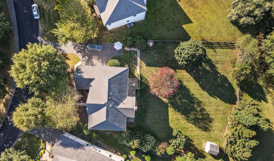 24188 SPRING MEADOW Cir, Aldie, VA 20105 - 4 Beds, 5 Bath