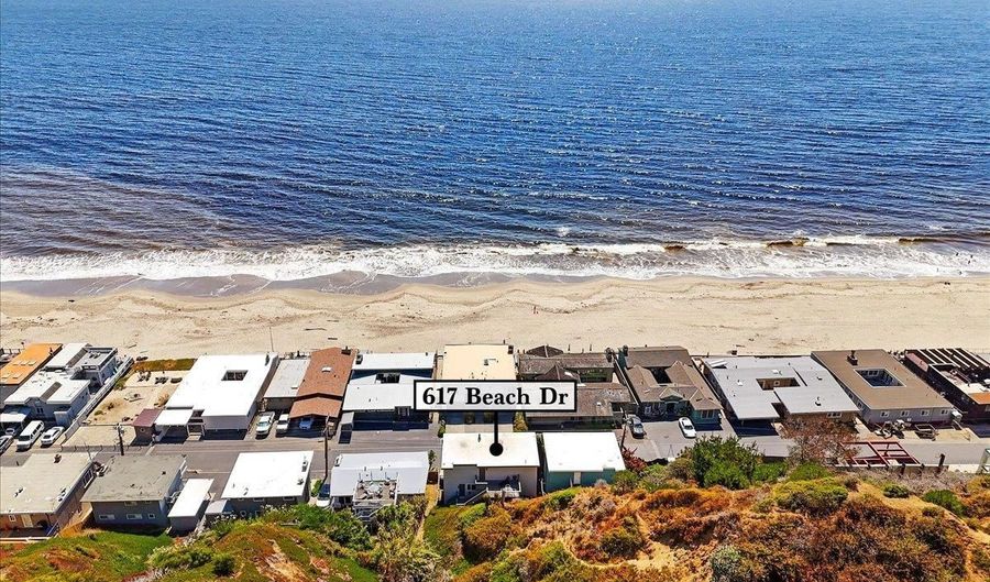617 Beach Dr, Aptos, CA 95003 - 4 Beds, 3 Bath