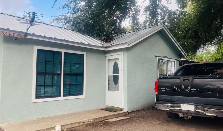319 Olmito St, Alice, TX 78332 - 3 Beds, 2 Bath