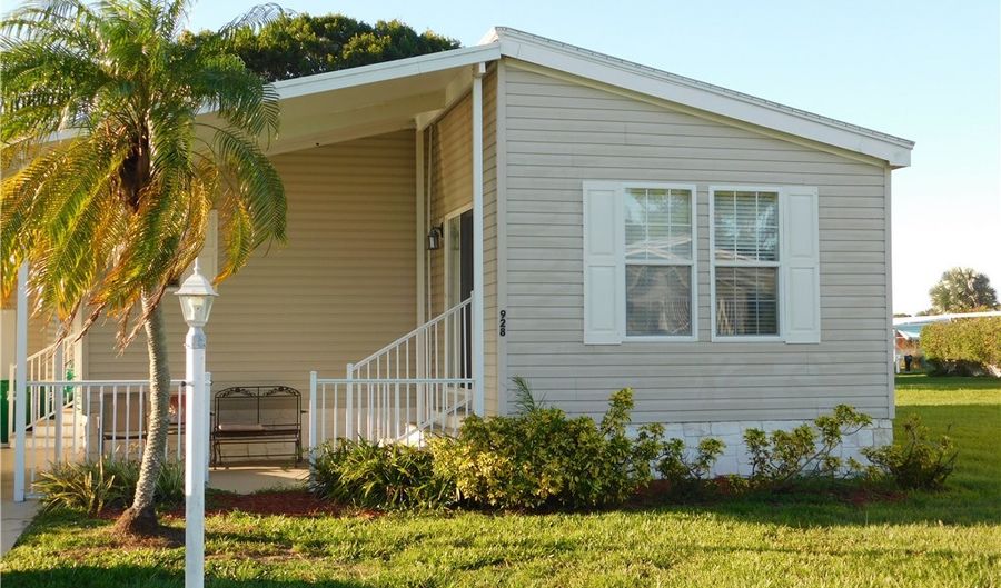 928 Balsam St, Barefoot Bay, FL 32976 - 2 Beds, 2 Bath