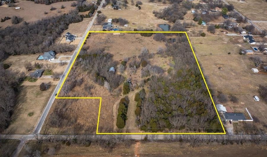 2216 E Chestnut Ave, Arkansas City, KS 67005 - 0 Beds, 0 Bath