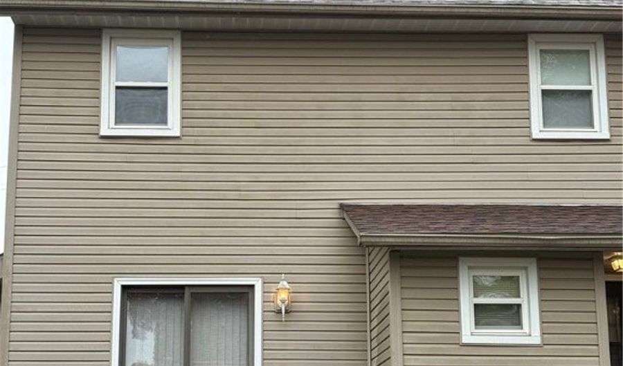 2273 14th St SW, Akron, OH 44314 - 4 Beds, 2 Bath