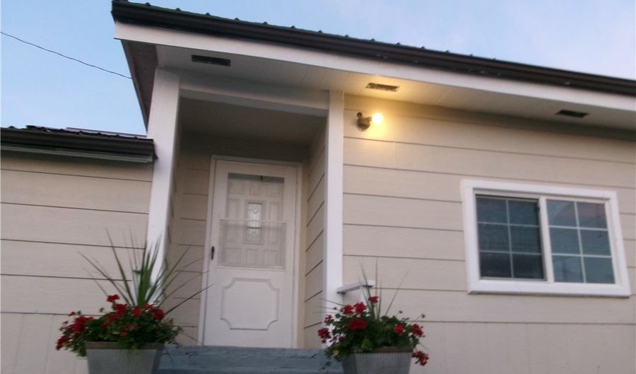 103 Grauberger Ln, Acton, MT 59002 - 2 Beds, 2 Bath