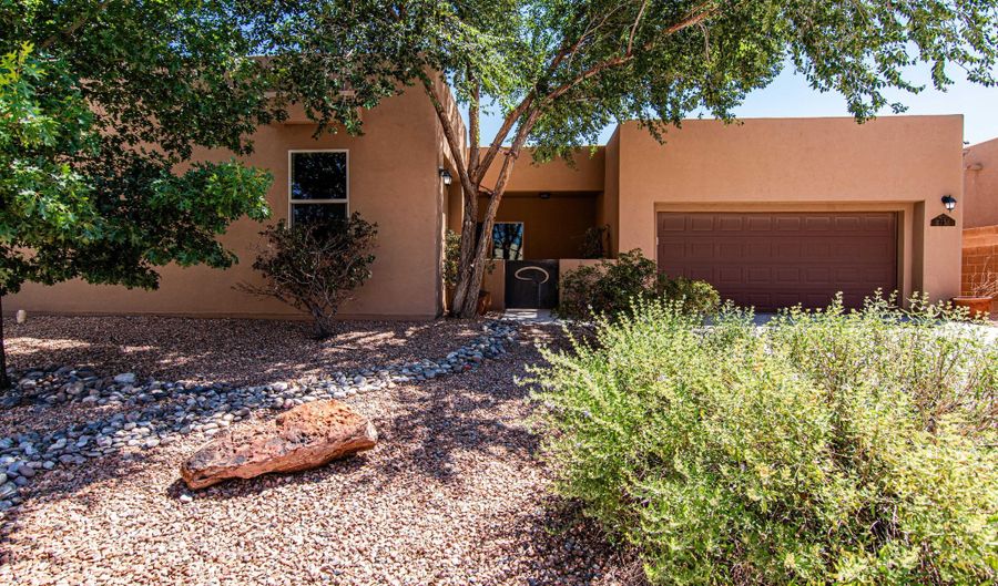 8136 Cayenne Dr NW, Albuquerque, NM 87120 - 4 Beds, 3 Bath