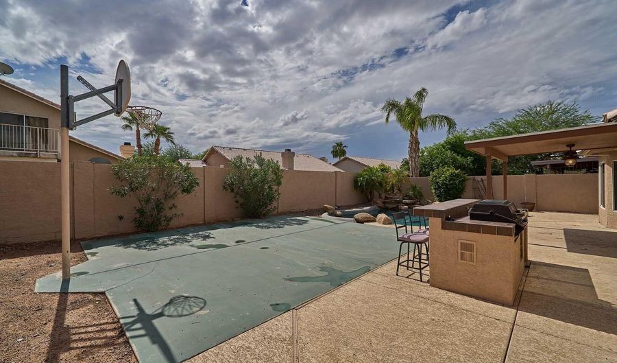 4815 W BUFFALO St, Chandler, AZ 85226 - 4 Beds, 2 Bath