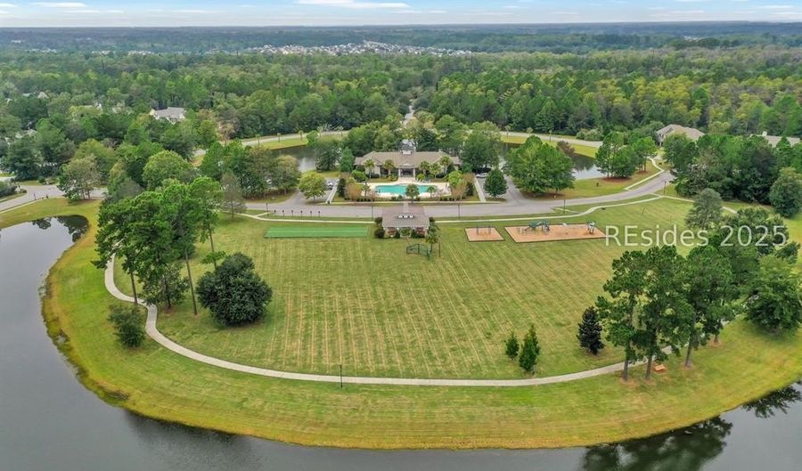 29 Lakes Xing, Bluffton, SC 29910 - 4 Beds, 5 Bath