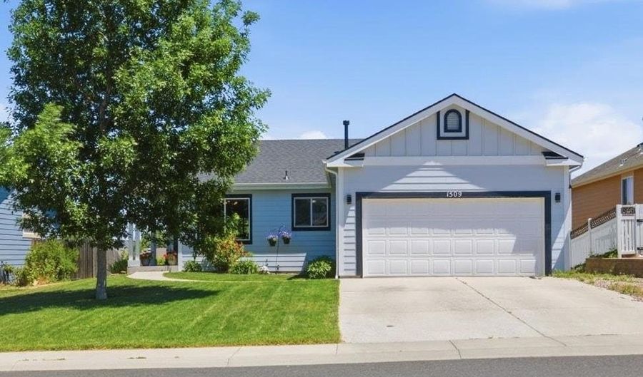 1509 SUMMERSET Dr, Cheyenne, WY 82001 - 5 Beds, 3 Bath