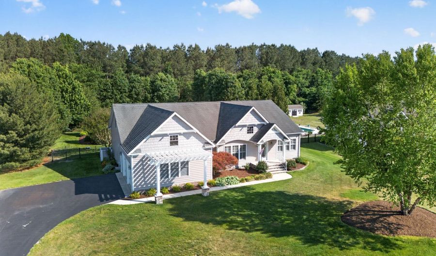 24959 GREEN FERN Dr, Georgetown, DE 19947 - 3 Beds, 3 Bath
