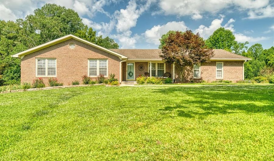 2825 Old Scottsville Rd, Alvaton, KY 42122 - 4 Beds, 3 Bath