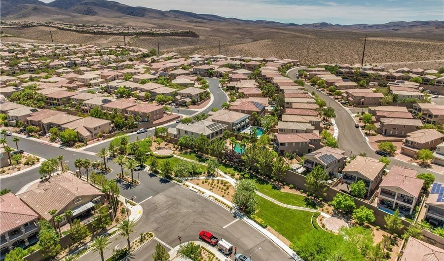 2753 Kildrummie St, Henderson, NV 89044 - 4 Beds, 4 Bath