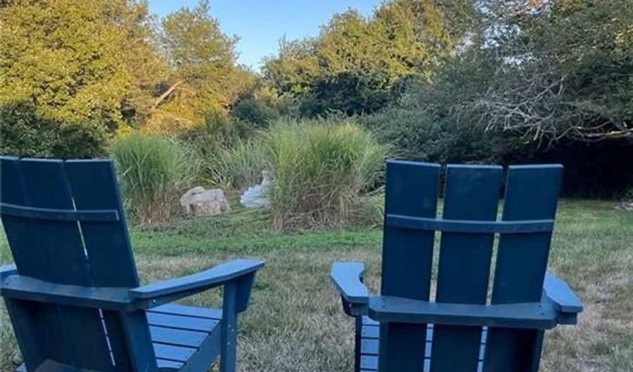 16 Pleasant View Dr, Little Compton, RI 02837 - 2 Beds, 2 Bath