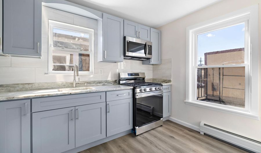 35 W 23RD St 33B1, Bayonne, NJ 07002 - 1 Beds, 1 Bath