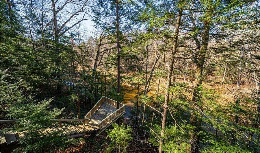 4281 N Forest Ridge Dr, Ashtabula, OH 44004 - 5 Beds, 3 Bath
