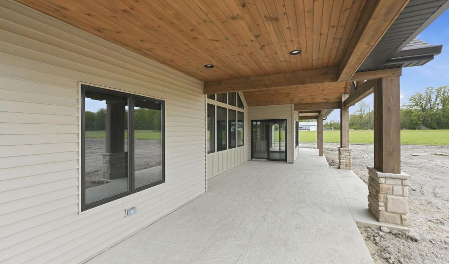 6552 County Road 27, Auburn, IN 46706 - 4 Beds, 3 Bath