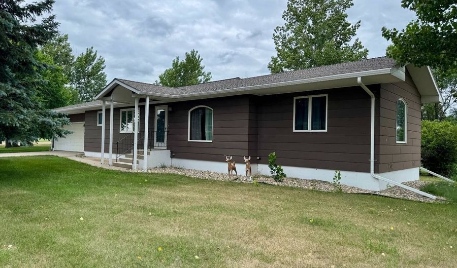 322 S 2nd St, Ashton, SD 57424 - 2 Beds, 1 Bath