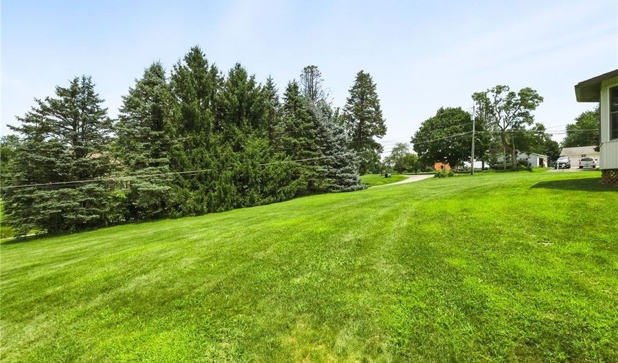 103 Allen Dr, Adams Twp., PA 16046 - 3 Beds, 3 Bath