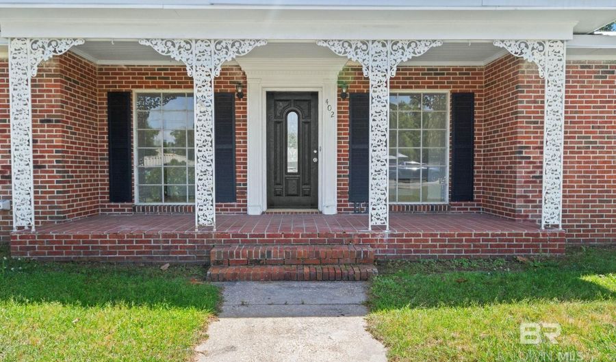 402 E Poplar St, Atmore, AL 36502 - 3 Beds, 2 Bath