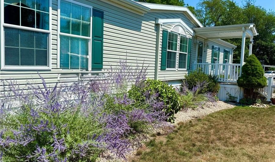 290 Cooper Ln, East Greenwich, RI 02818 - 2 Beds, 2 Bath