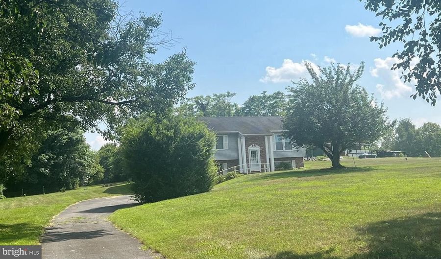 5551 DOUBS Rd, Adamstown, MD 21710 - 3 Beds, 2 Bath