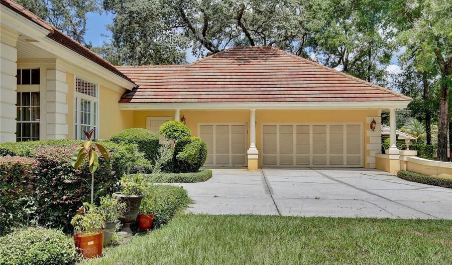 1726 MAJESTIC OAK Dr, Apopka, FL 32712 - 5 Beds, 3 Bath