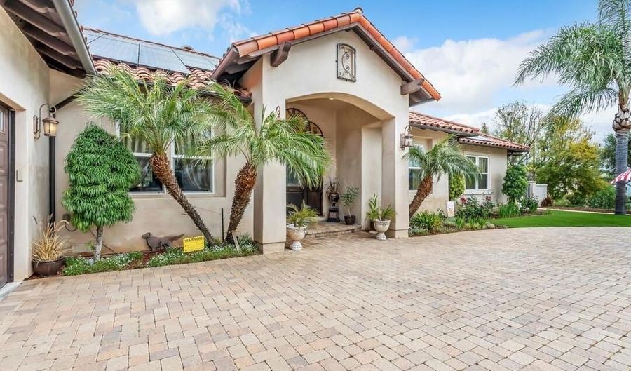 2070 Zlatibor Ranch Rd, Escondido, CA 92025 - 4 Beds, 4 Bath