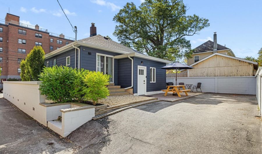 1005 Comstock St, Asbury Park, NJ 07712 - 2 Beds, 3 Bath
