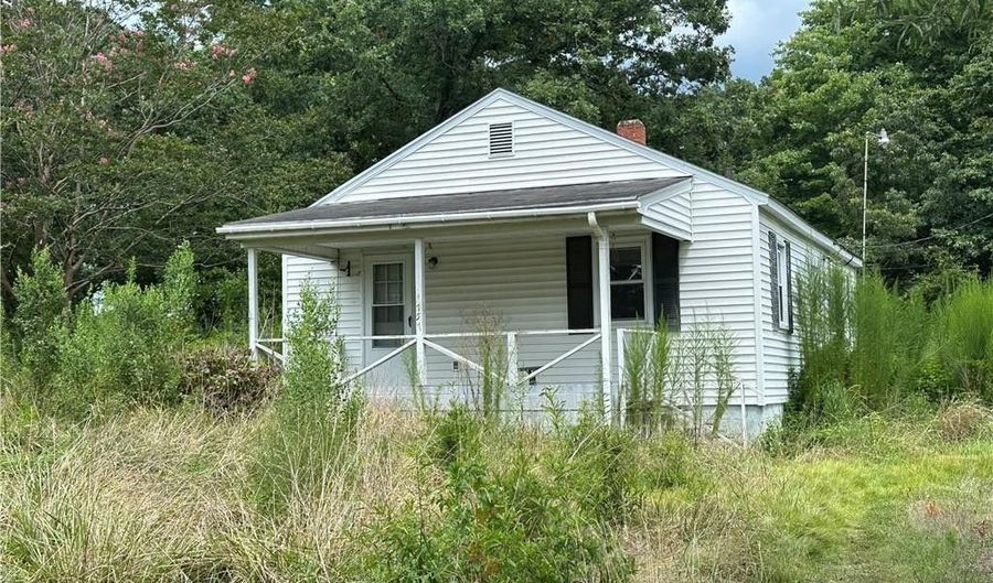 757 Mcdermott St, Asheboro, NC 27205 - 2 Beds, 1 Bath