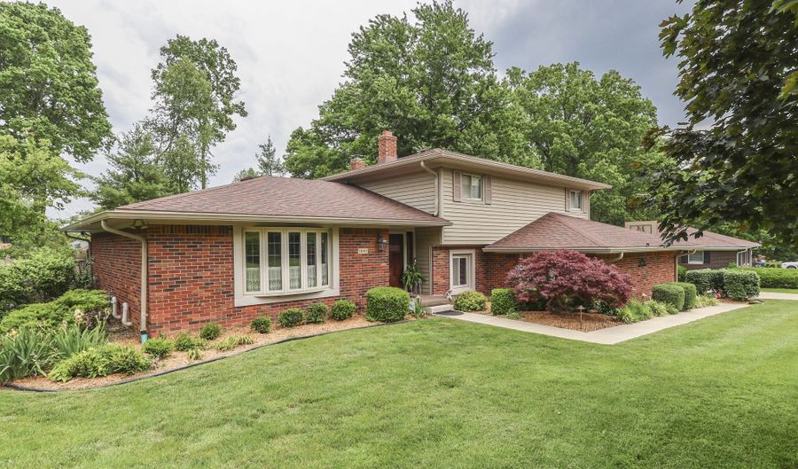 1640 Ridge Hill Ln, Indianapolis, IN 46217 - 5 Beds, 3 Bath