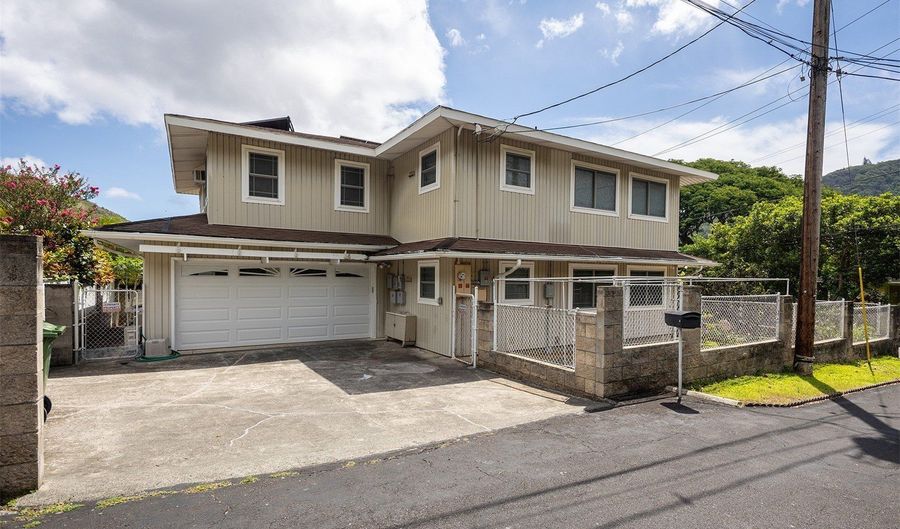 3329 Woodlawn Dr, Honolulu, HI 96822 - 4 Beds, 3 Bath