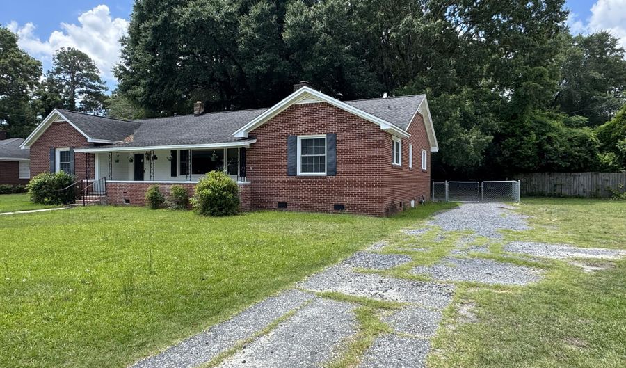 110 Harris St, Bishopville, SC 29010 - 5 Beds, 2 Bath