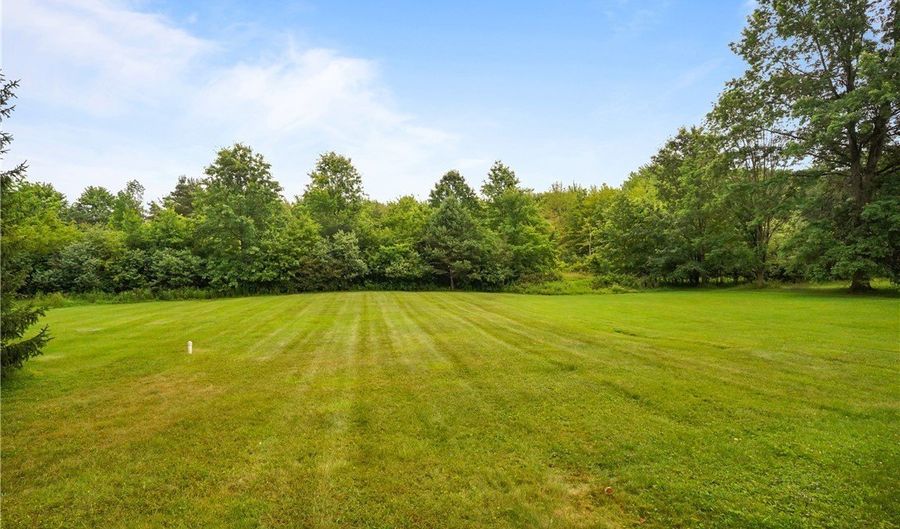 136 N Chillicothe Rd, Aurora, OH 44202 - 4 Beds, 4 Bath