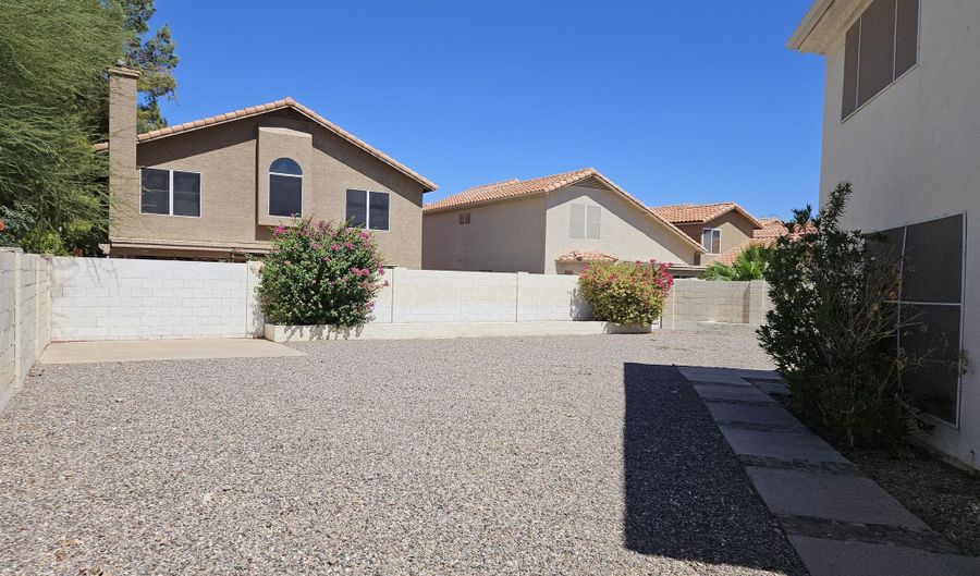 1194 N MADRID Ln, Chandler, AZ 85226 - 3 Beds, 3 Bath
