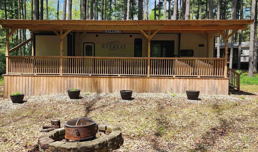 140 Woodland Pass, Angola, IN 46703 - 1 Beds, 1 Bath