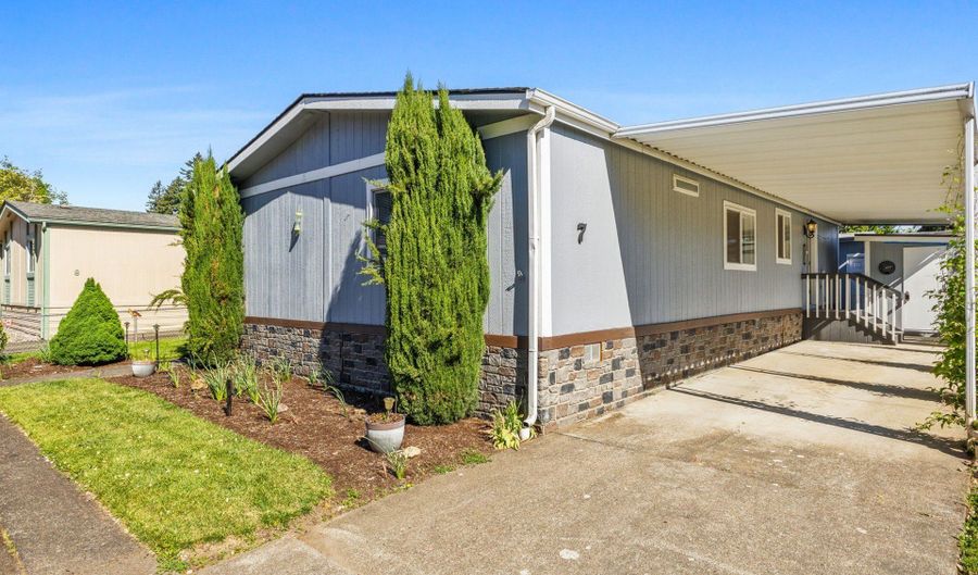 10523 SE LINWOOD Ave 7, Milwaukie, OR 97222 - 3 Beds, 2 Bath