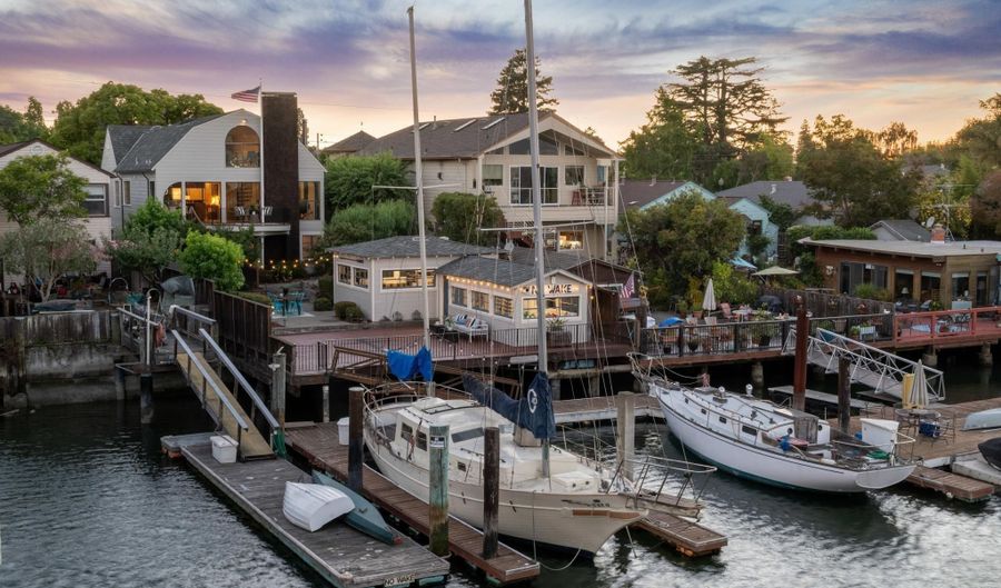3127 MARINA Dr, Alameda, CA 94501 - 4 Beds, 3 Bath