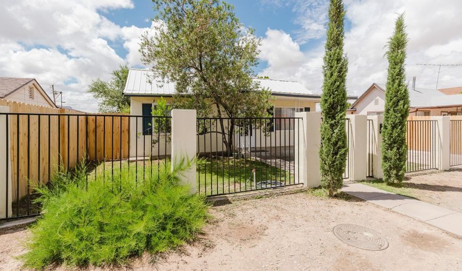 812 8th St, Alamogordo, NM 88310 - 3 Beds, 2 Bath
