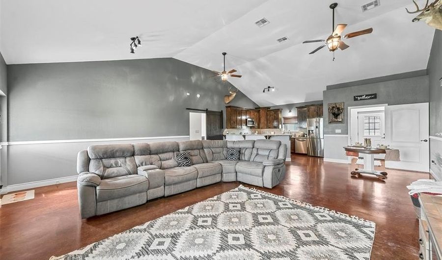 125 Odel Dr, Weatherford, TX 76085 - 3 Beds, 2 Bath