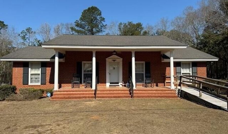1013 Allen St, Allendale, SC 29810 - 3 Beds, 2 Bath